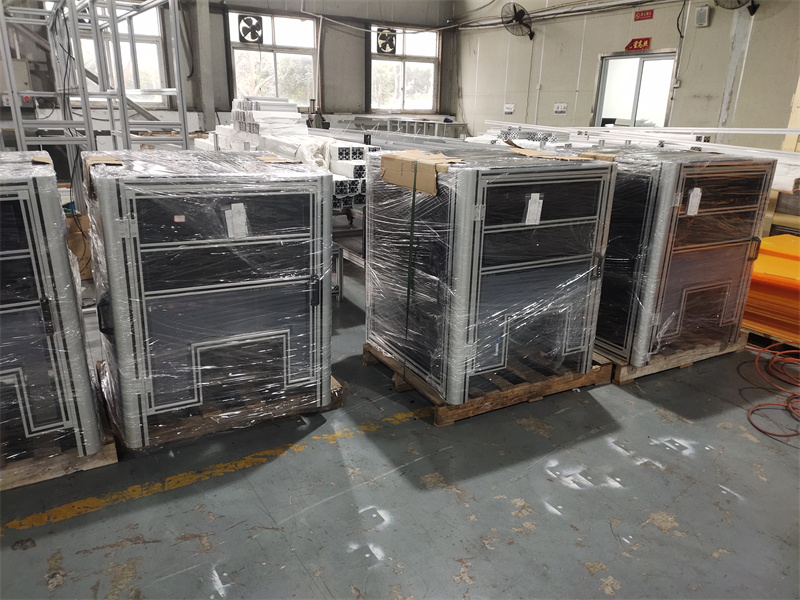 设备国产猛男GAYB0Y1麻豆机箱